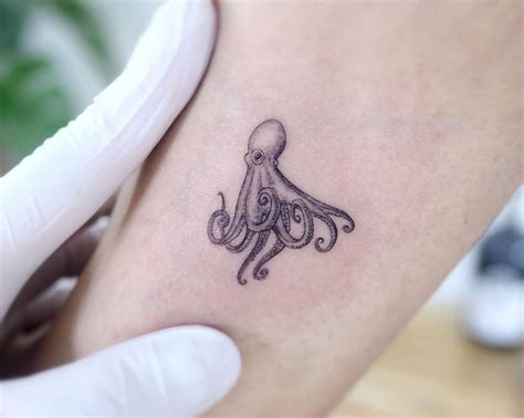 fine line octopus tattoo